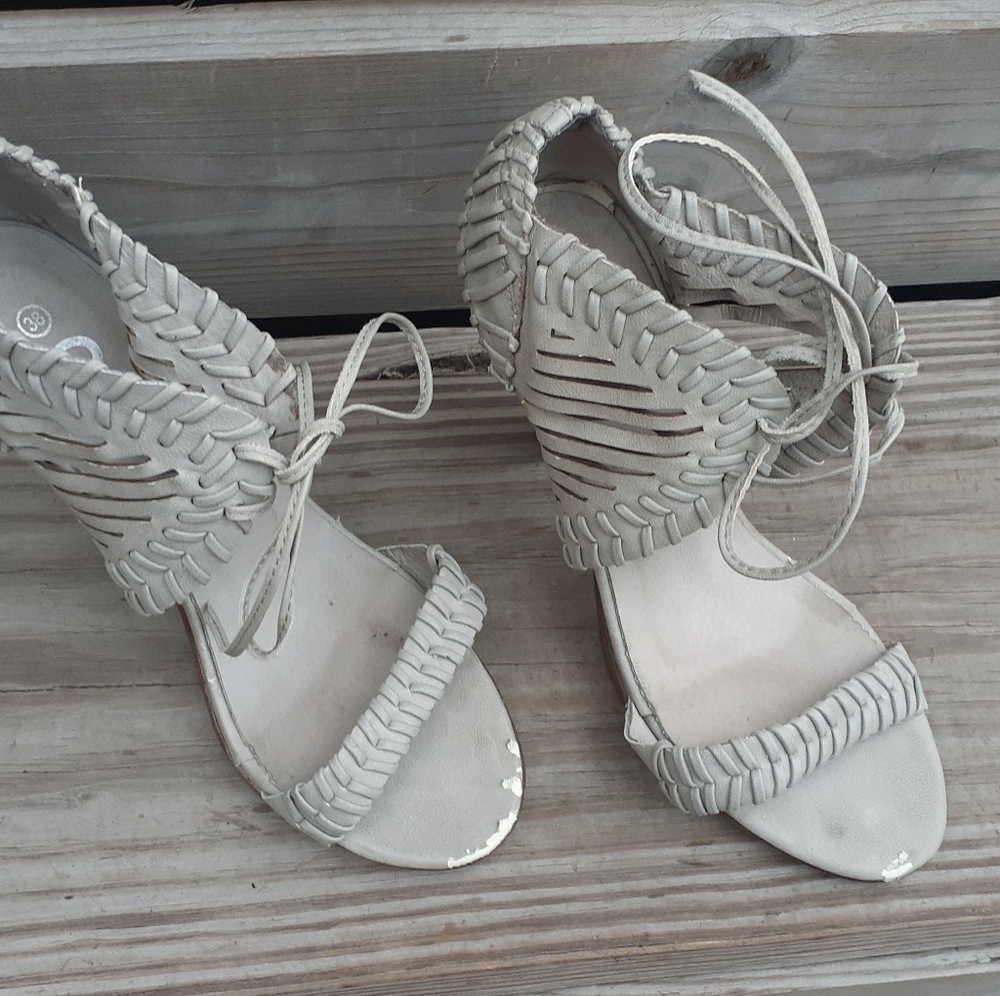 GC grey heels 8